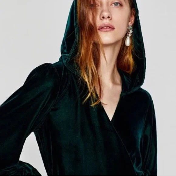 green emerald velvet dress ZARA.Green velvet dress with hood Ts – Hibuy market main image 0